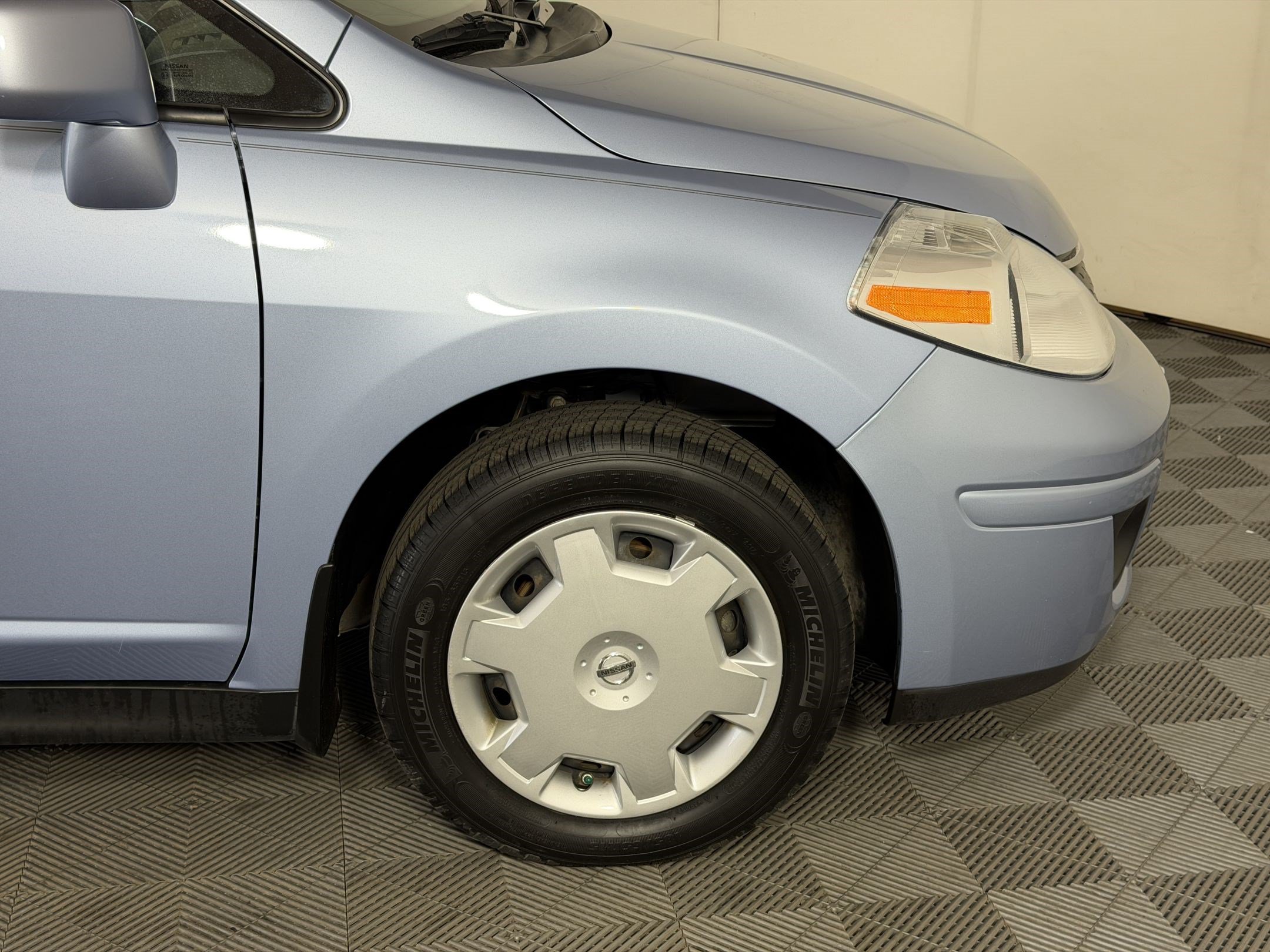 Used 2009 Nissan Versa 1.8 S w/ ABS Pkg FWD image 13