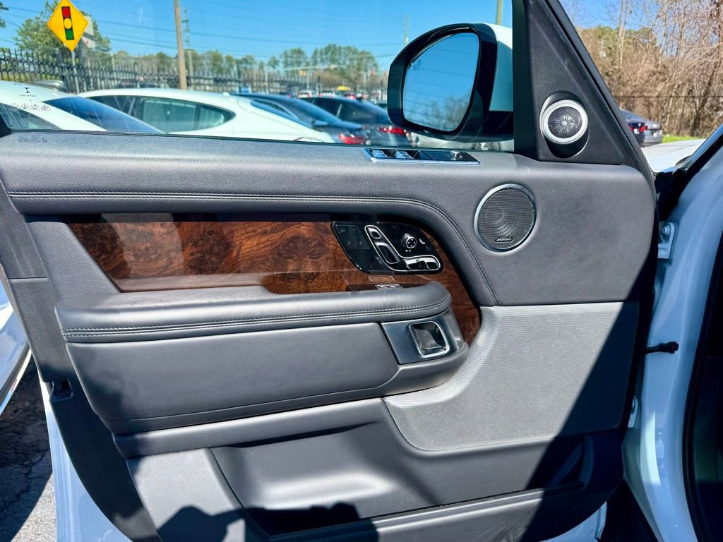 Used 2018 Land Rover Range Rover HSE image 10