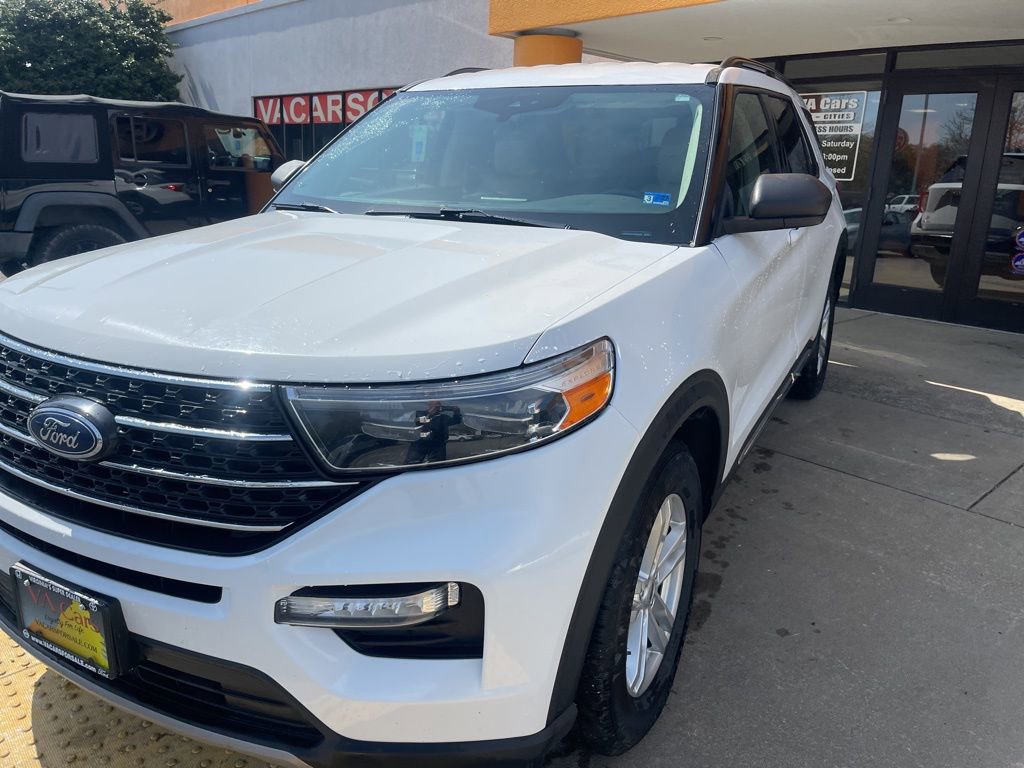 Used 2023 Ford Explorer XLT w/ Equipment Group 202A AWD/4WD image 8