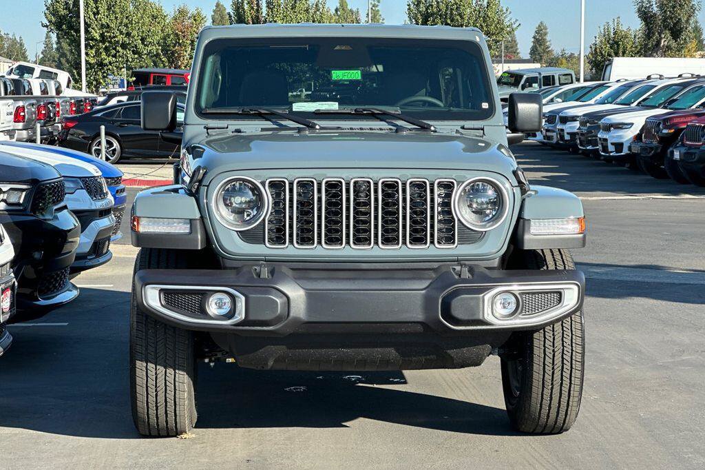 New 2026 Jeep Wrangler Unlimited Sahara AWD/4WD image 9