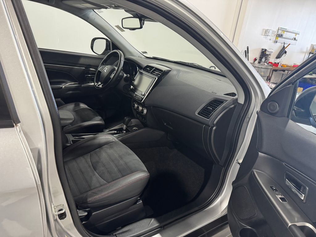 Used 2022 Mitsubishi Outlander Sport SE image 22