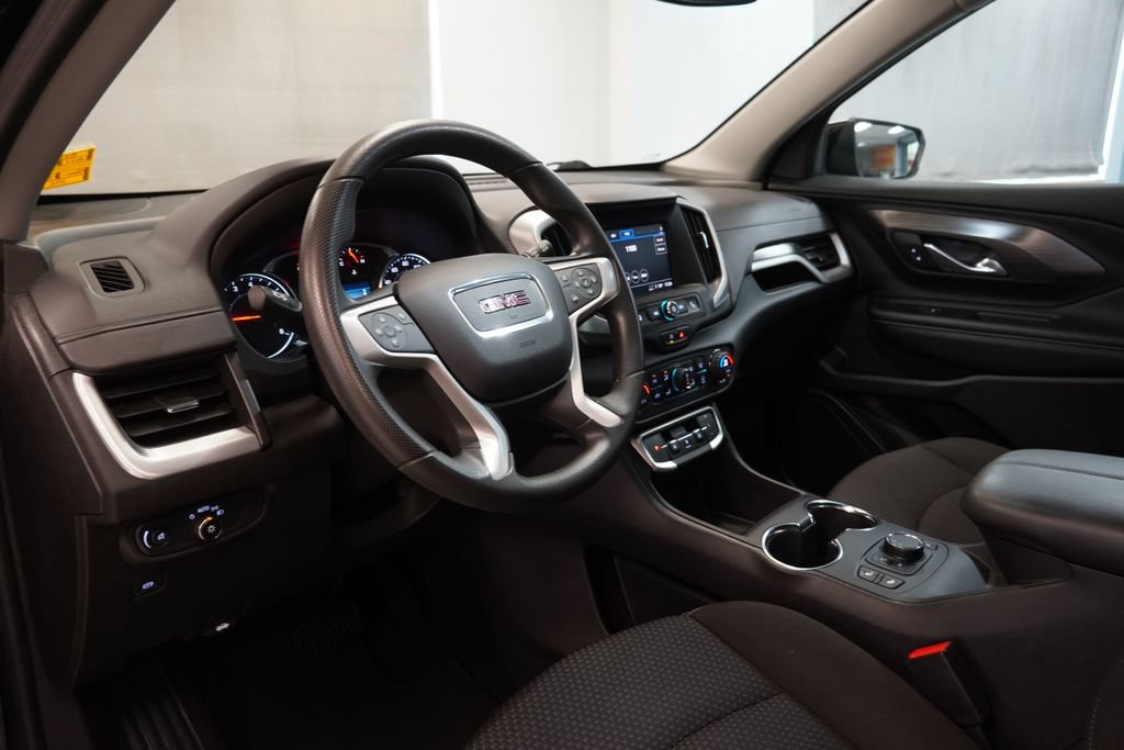 Used 2024 GMC Terrain SLE w/ Driver Convenience Package FWD image 6