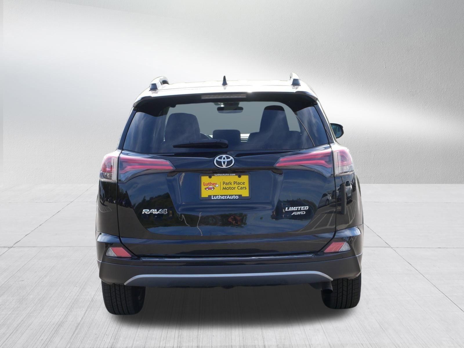 Used 2018 Toyota RAV4 Limited image 6