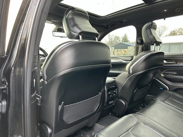 Used 2022 Jeep Grand Cherokee Overland w/ Adv Protech Group III image 19