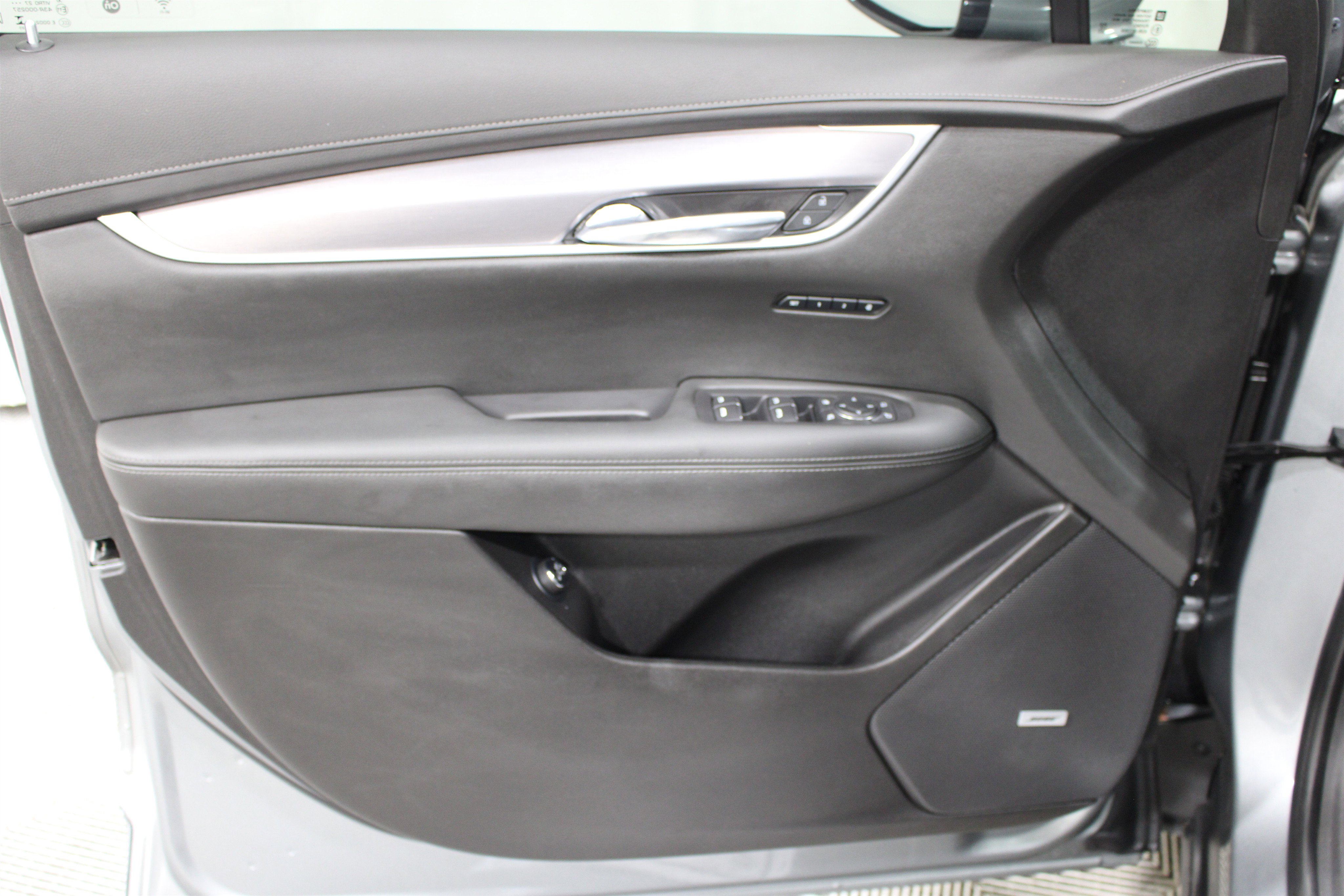 Certified 2024 Cadillac XT6 Luxury image 6