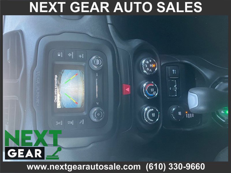 Used 2017 Jeep Renegade Altitude image 11