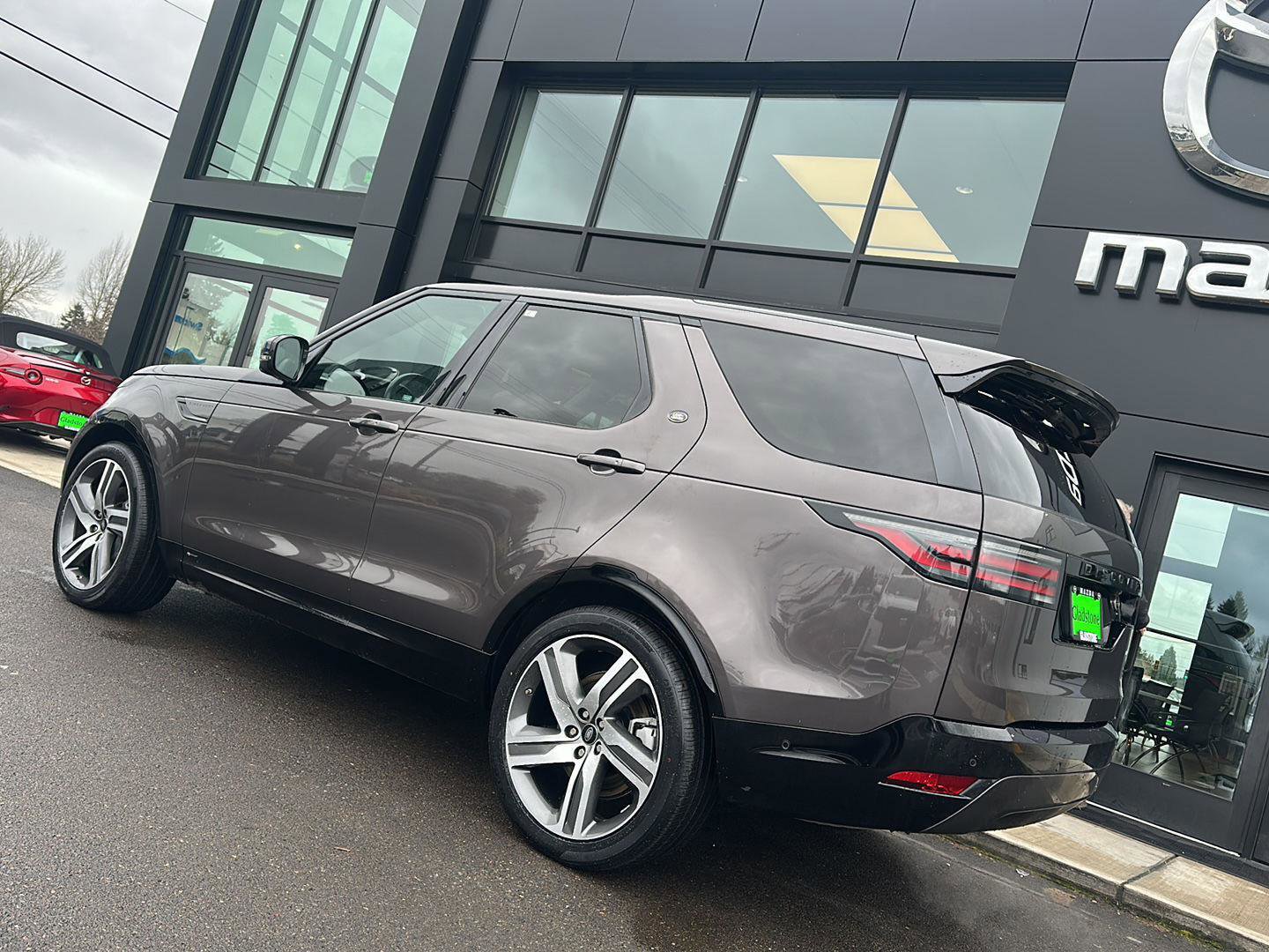 Used 2021 Land Rover Discovery HSE R-Dynamic image 5