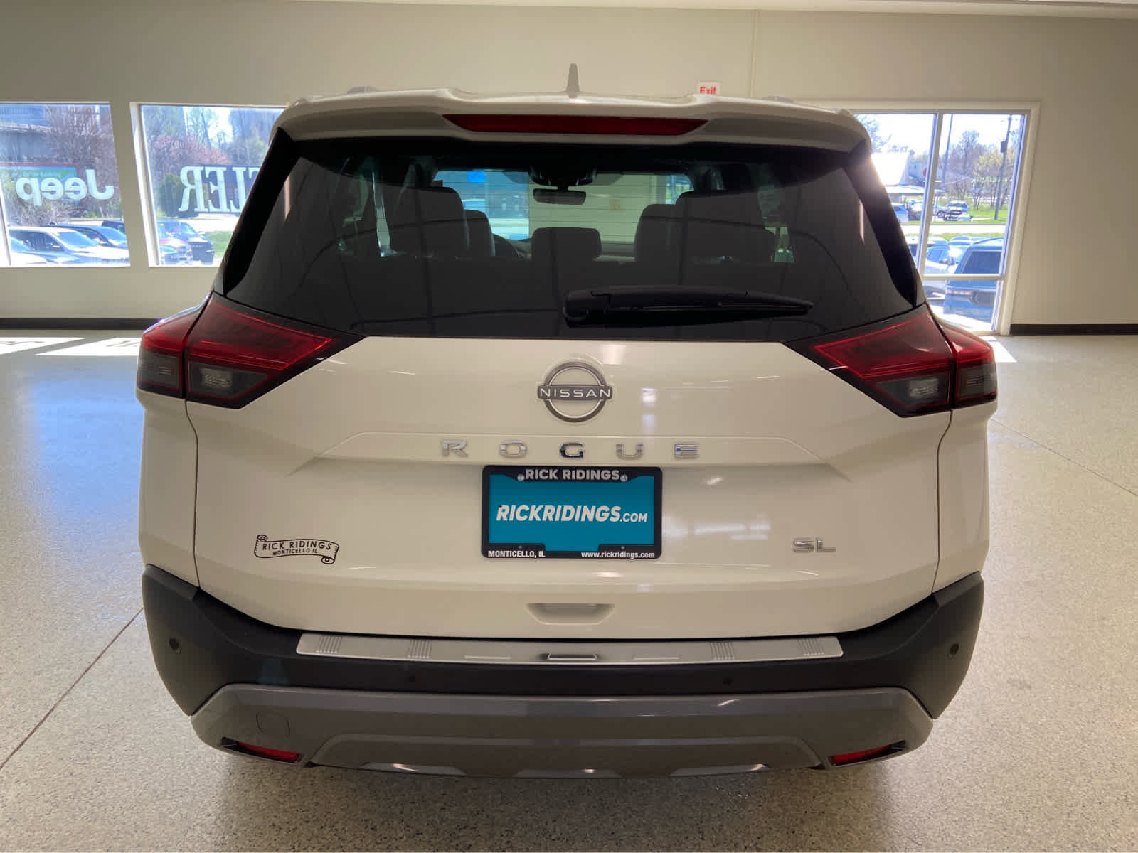 Used 2023 Nissan Rogue SL w/ SL Premium Package image 7