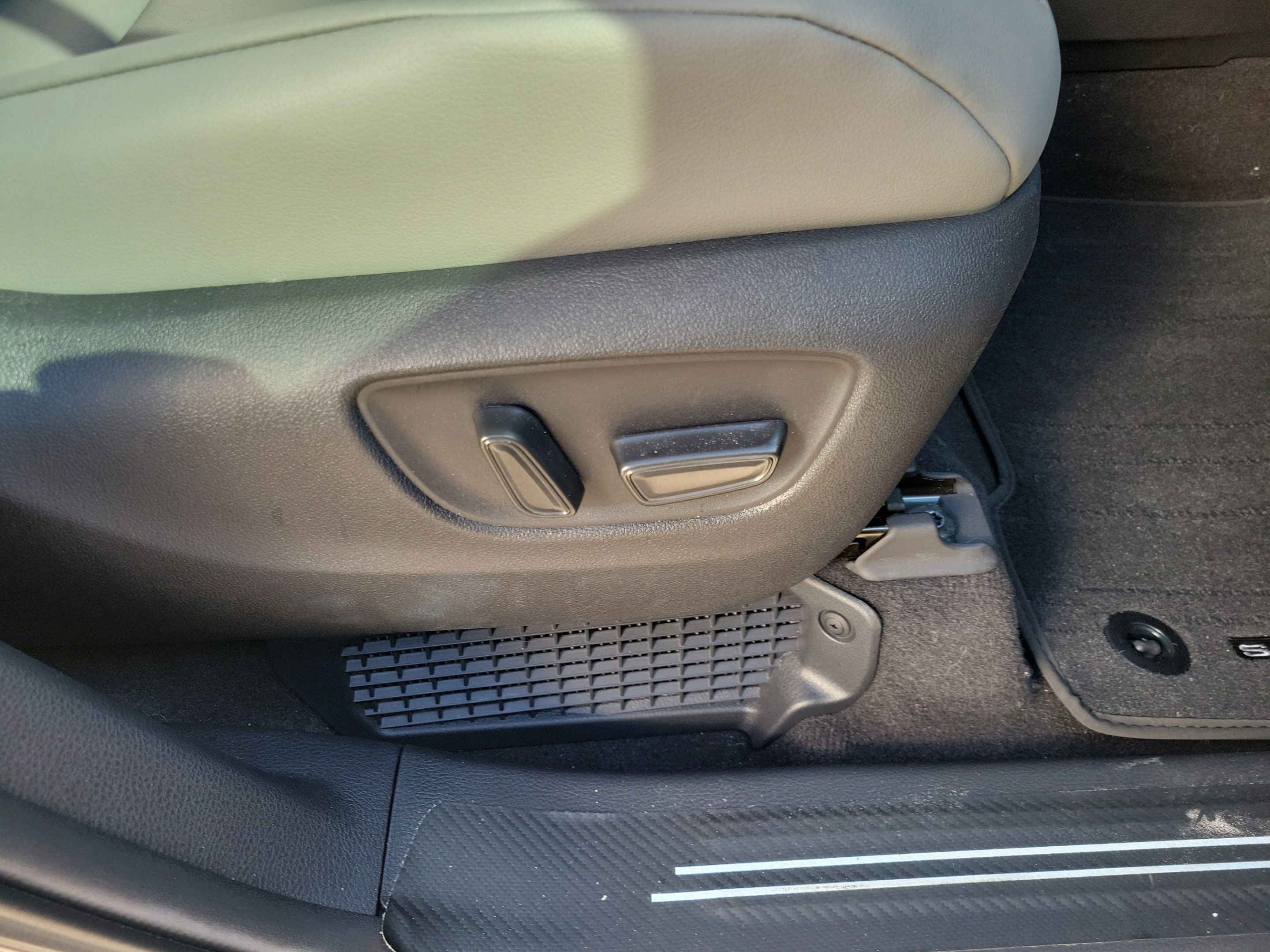Certified 2026 Toyota Sienna XLE FWD image 34