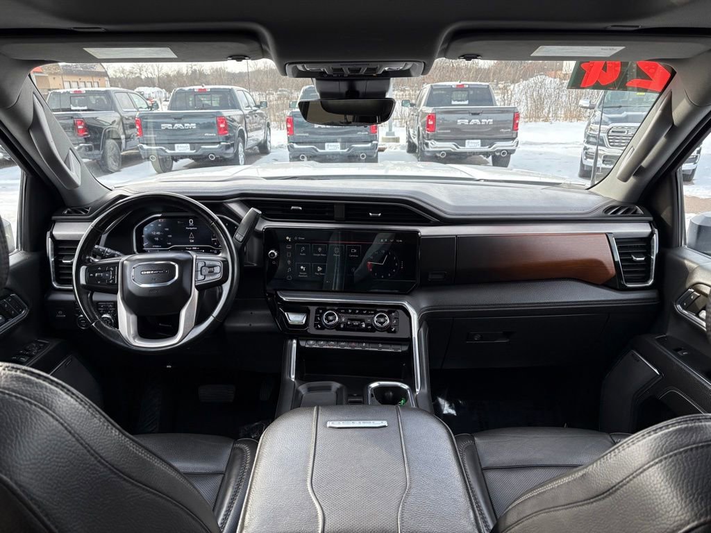 Used 2024 GMC Sierra 3500 Denali w/ Denali Reserve Package image 18