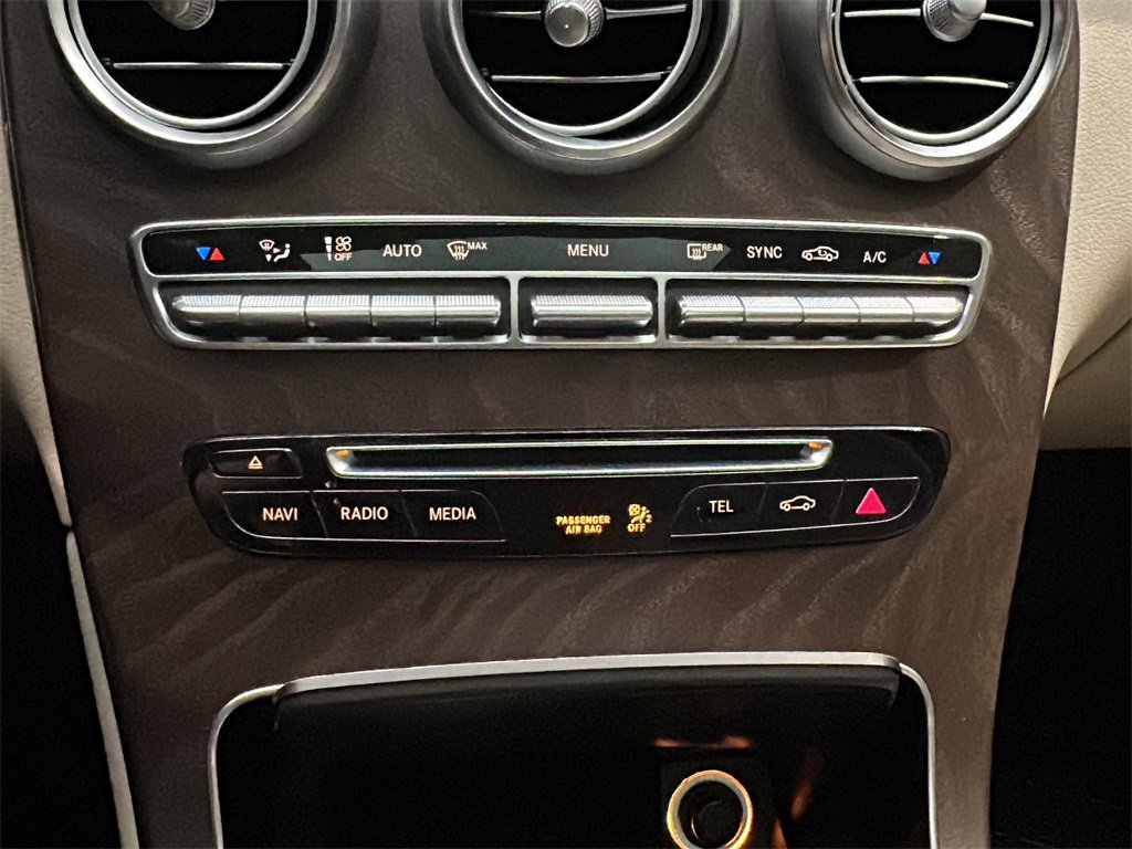 Used 2019 Mercedes-Benz GLC 300 4MATIC image 28