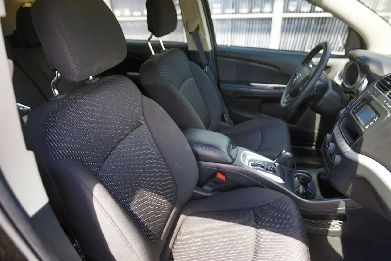 Used 2017 Dodge Journey SE w/ Flexible Seating Group FWD image 15