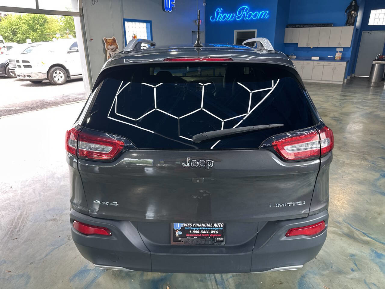 Used 2015 Jeep Cherokee Limited w/ Luxury Group image 12