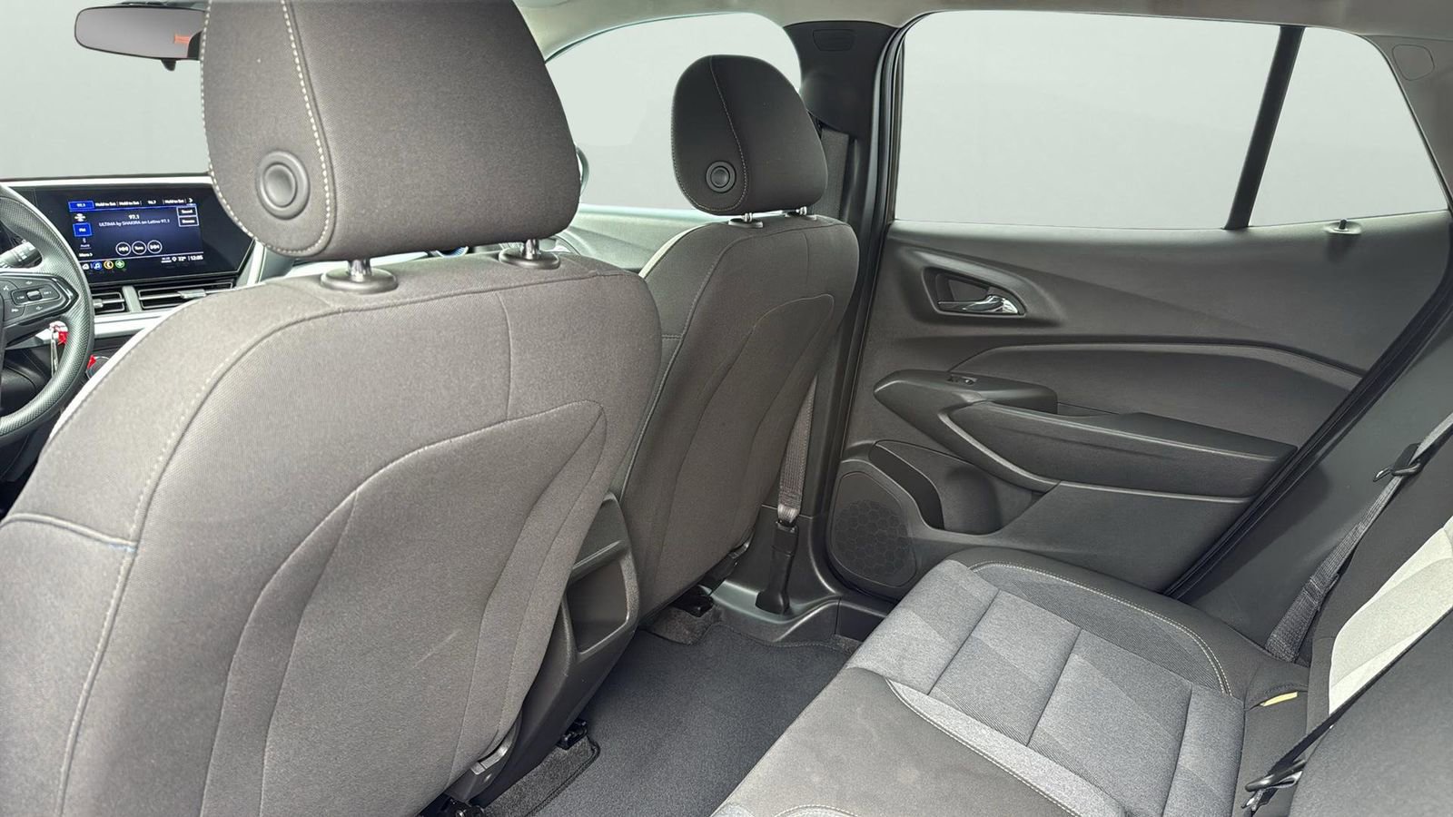 Used 2024 Chevrolet Trax LS w/ LS Convenience Package image 28