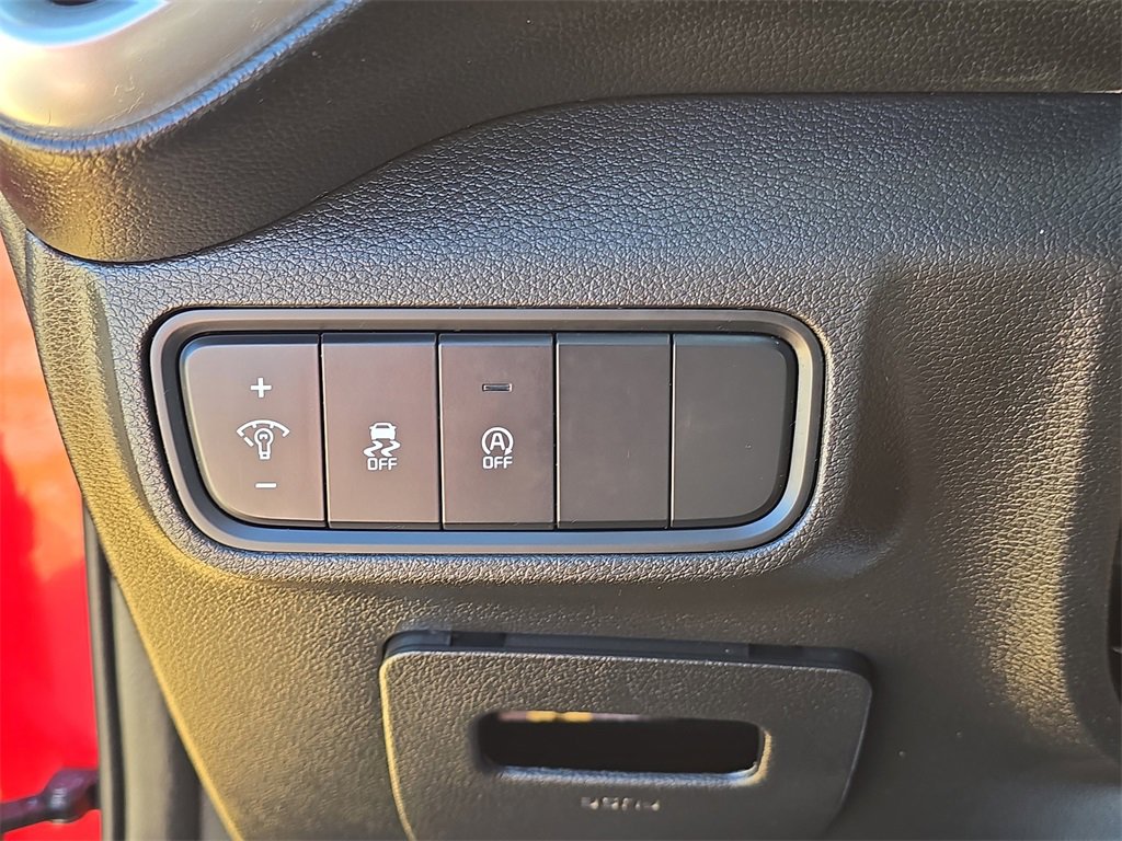 Certified 2025 Kia Soul LX w/ LX Technology Package image 28