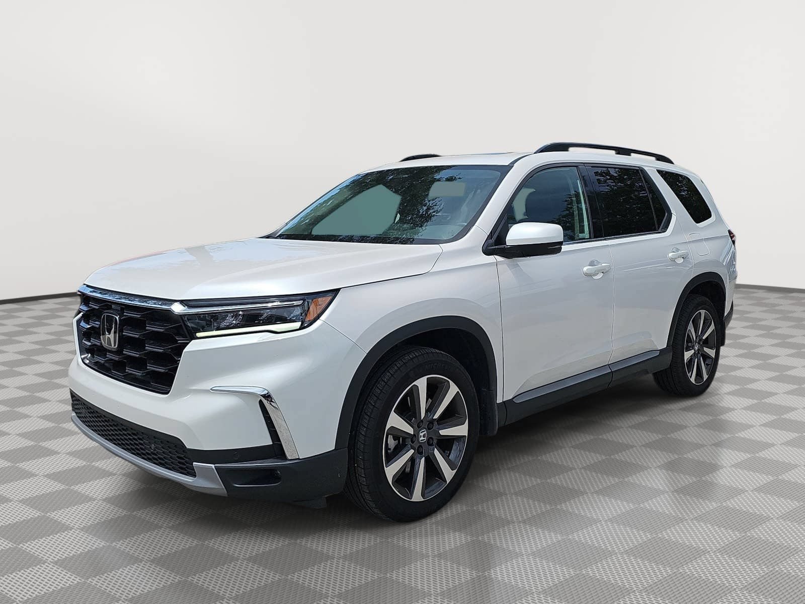 Used 2025 Honda Pilot Touring video 2