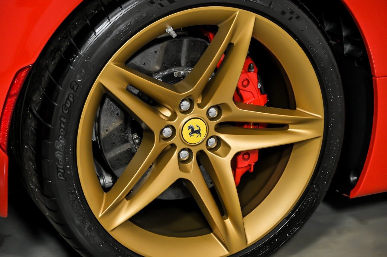 Used 2022 Ferrari SF90 Spider image 16