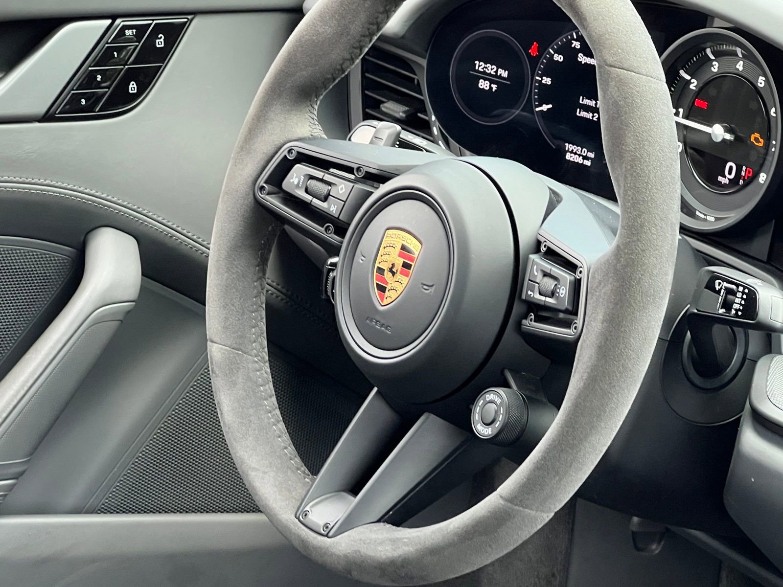 Certified 2021 Porsche 911 Targa 4S w/ Premium Package image 33