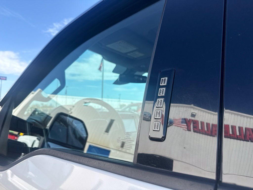Used 2019 Ford F350 Lariat w/ Lariat Ultimate Package AWD/4WD image 27
