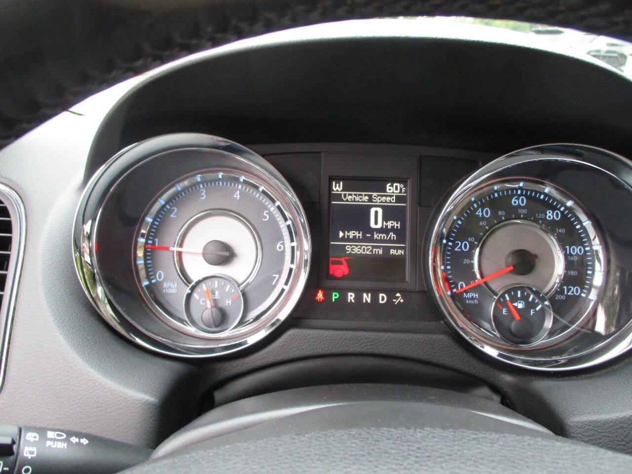 Used 2015 Chrysler Town & Country Touring-L w/ Driver Convenience Group FWD image 13