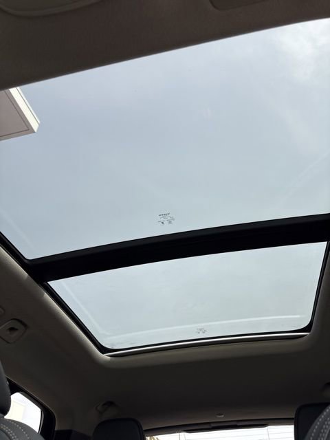 Used 2025 Volvo XC40 B5 Core image 21