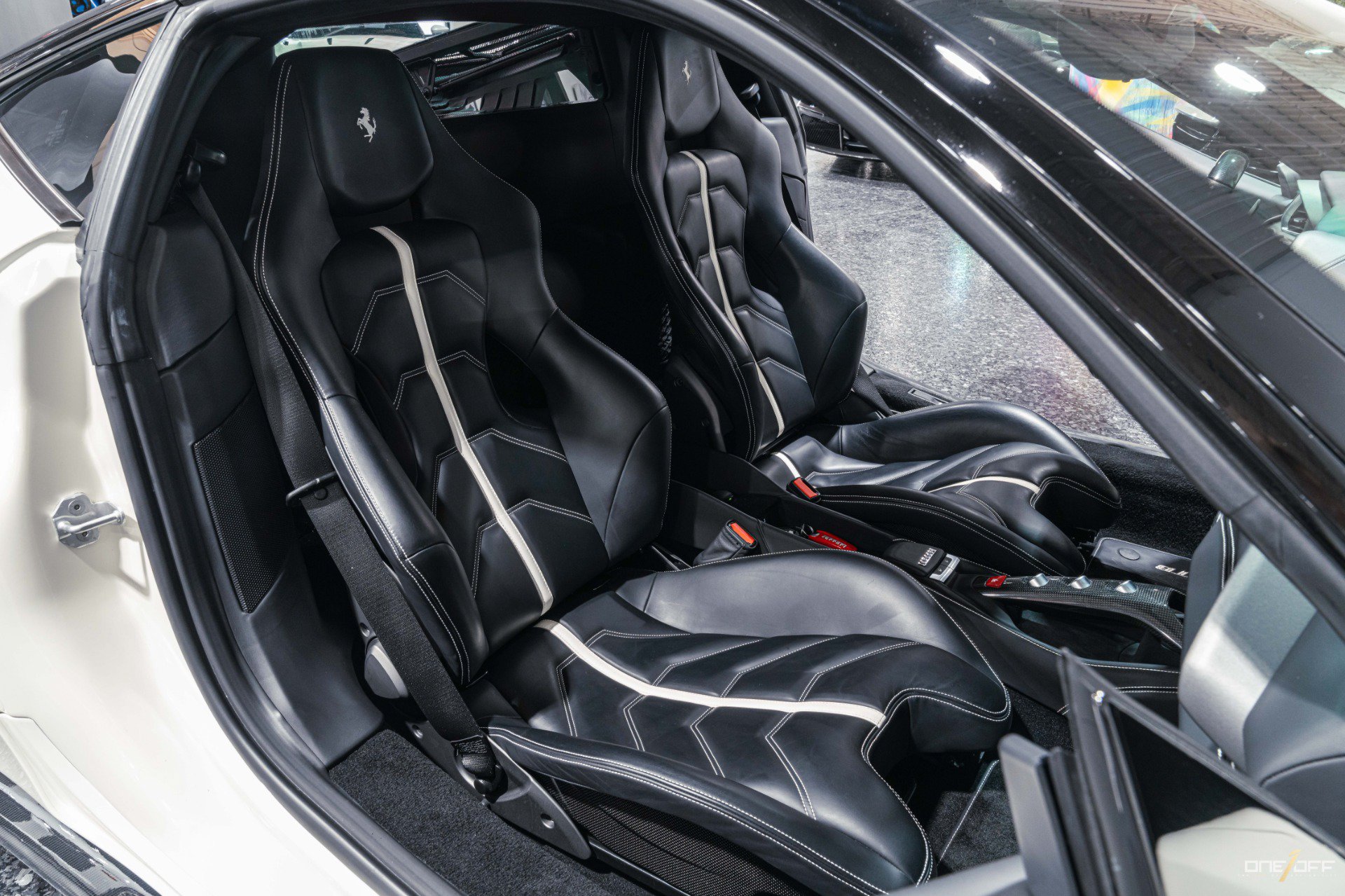 Used 2016 Ferrari 488 GTB RWD image 33