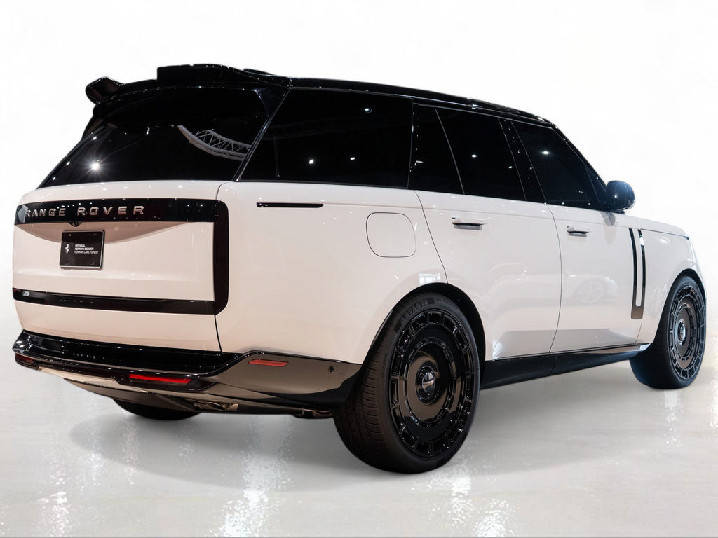 Used 2025 Land Rover Range Rover SE AWD/4WD image 10
