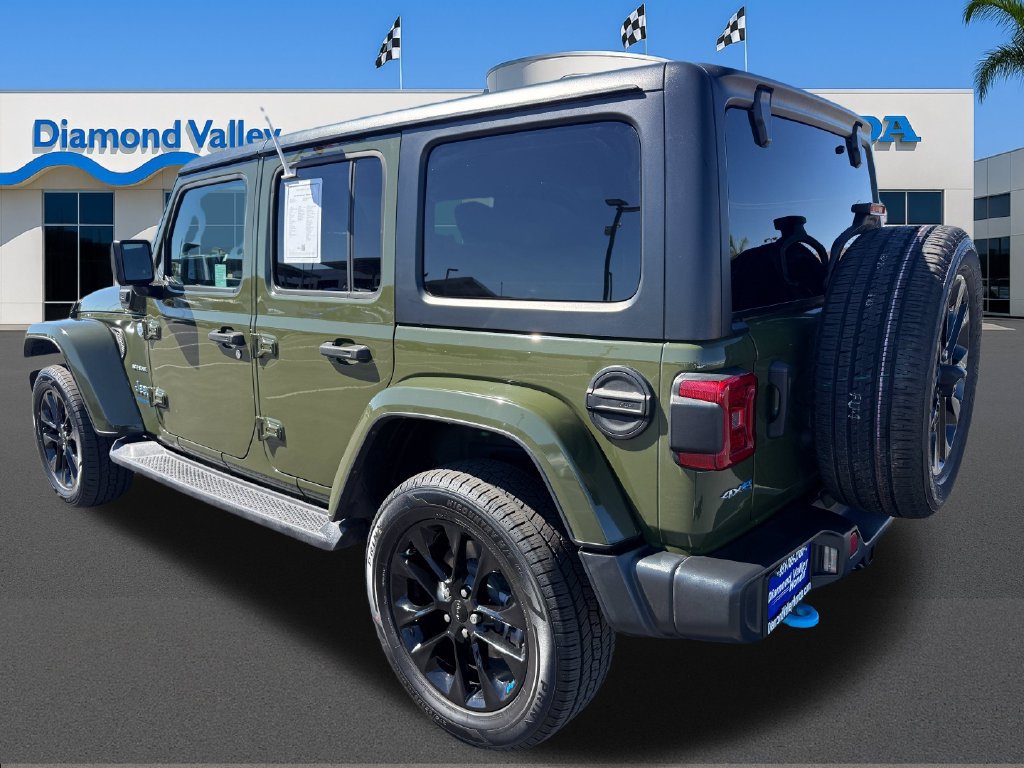 Used 2023 Jeep Wrangler Unlimited Sahara AWD/4WD image 4