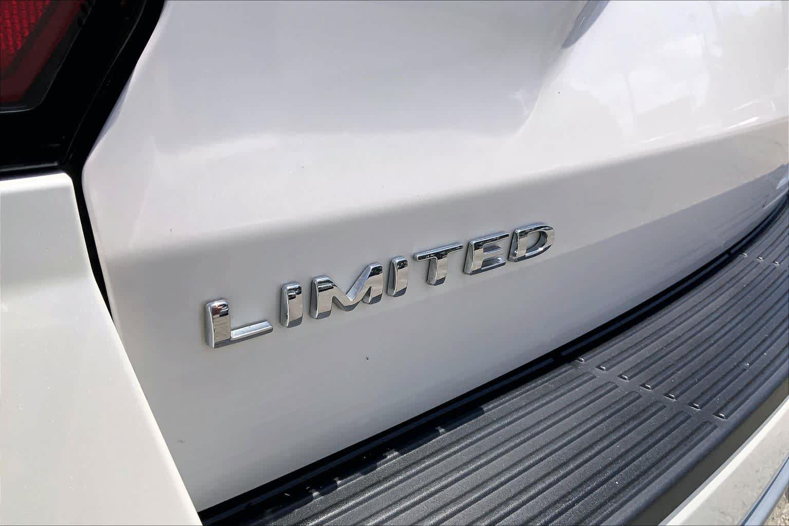 Used 2019 Ford Expedition Limited w/ Equipment Group 302A RWD image 9