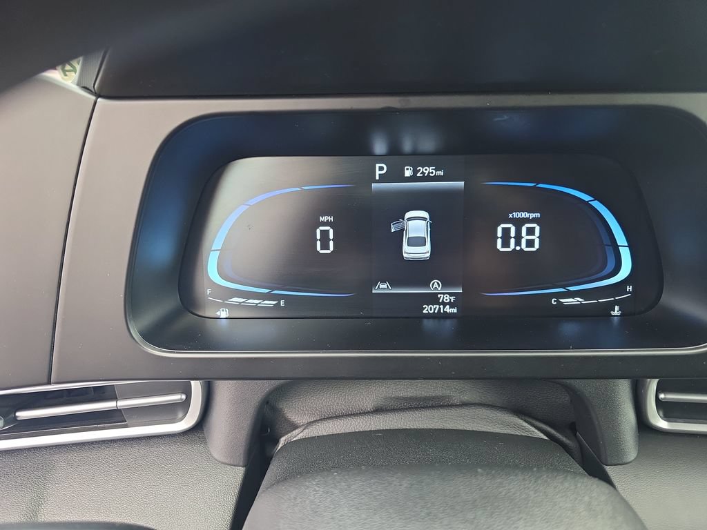 Used 2024 Hyundai Elantra SE FWD image 15