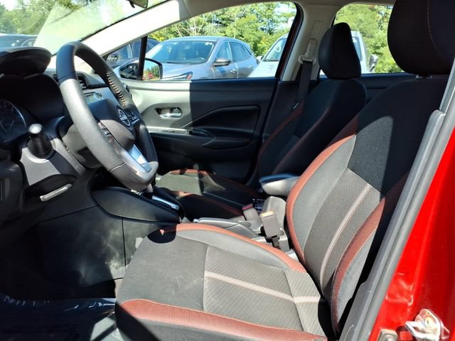 Used 2024 Nissan Versa SR FWD image 9