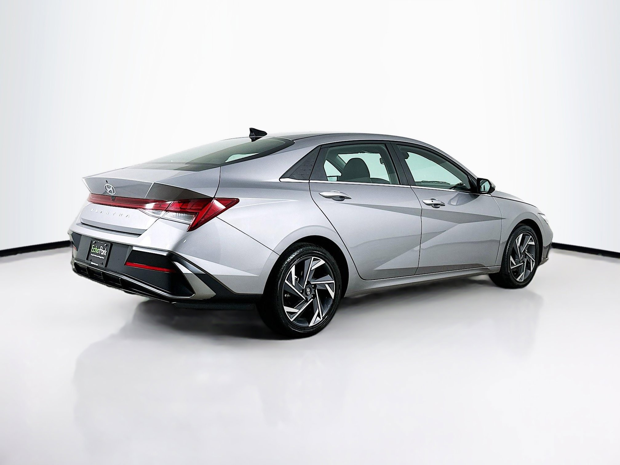 Used 2025 Hyundai Elantra SEL image 9