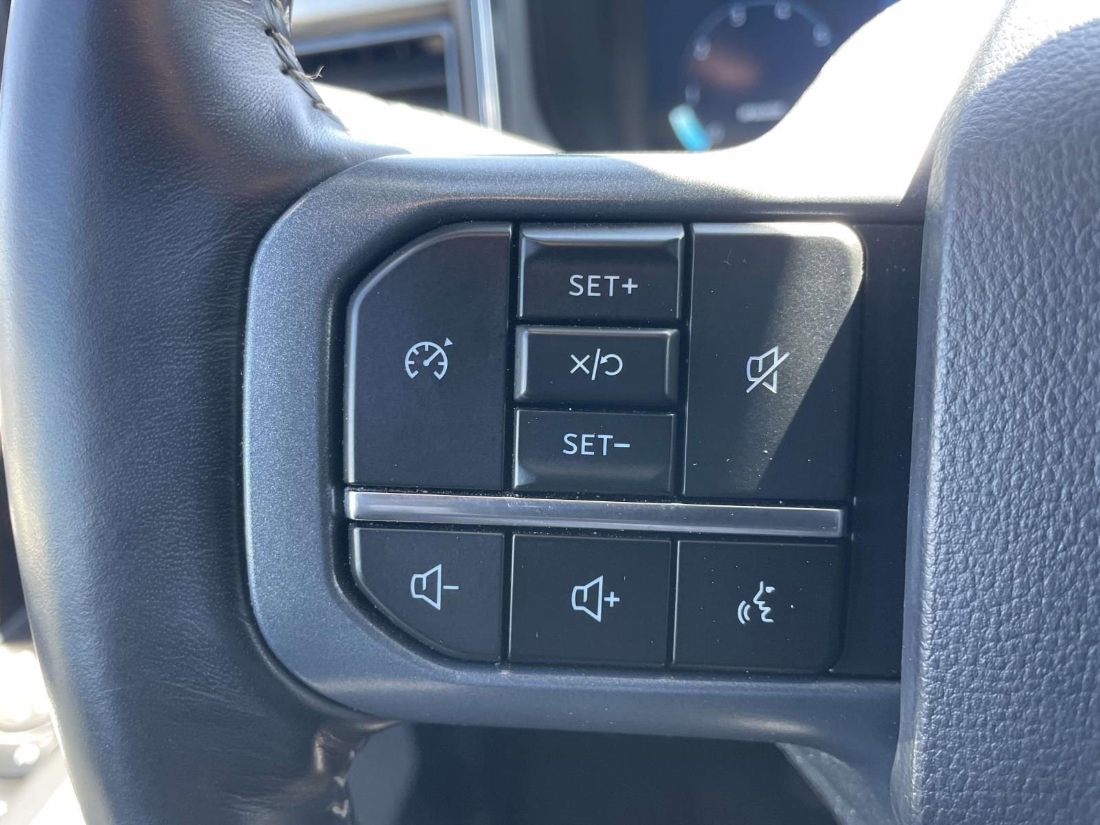 Used 2024 Ford F250 Lariat w/ Sport Appearance Package image 23