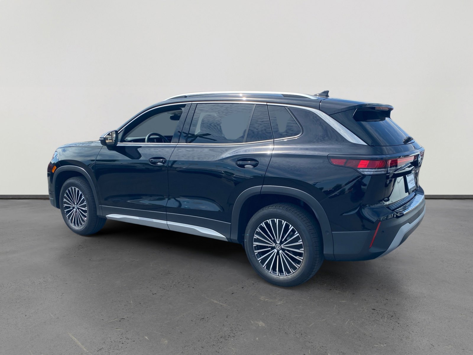 New 2025 Volkswagen Tiguan S image 3