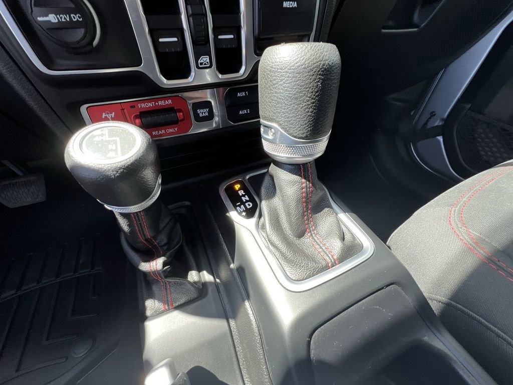 Used 2018 Jeep Wrangler Unlimited Rubicon image 16