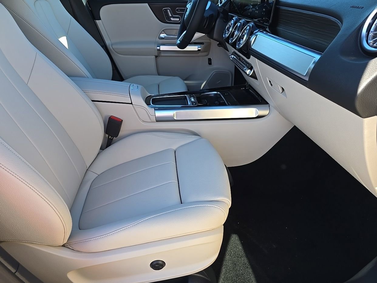 New 2026 Mercedes-Benz GLB 250 4MATIC image 33