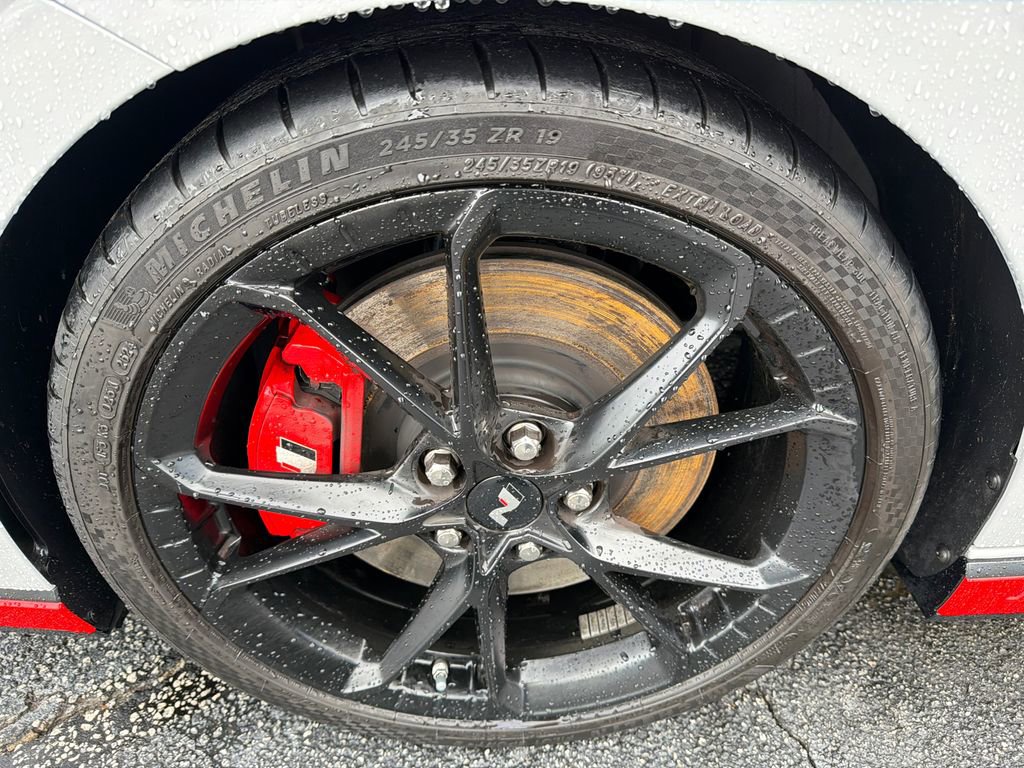 Used 2025 Hyundai Elantra N image 11