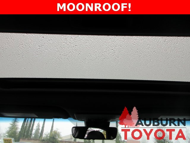 Certified 2022 Toyota Avalon XSE image 9