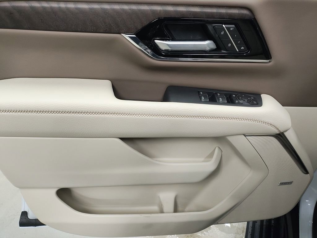 New 2026 GMC Yukon XL Denali w/ Sun & Power Step Package image 28