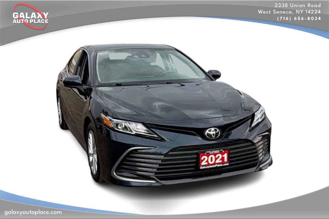 Used 2021 Toyota Camry LE FWD image 3