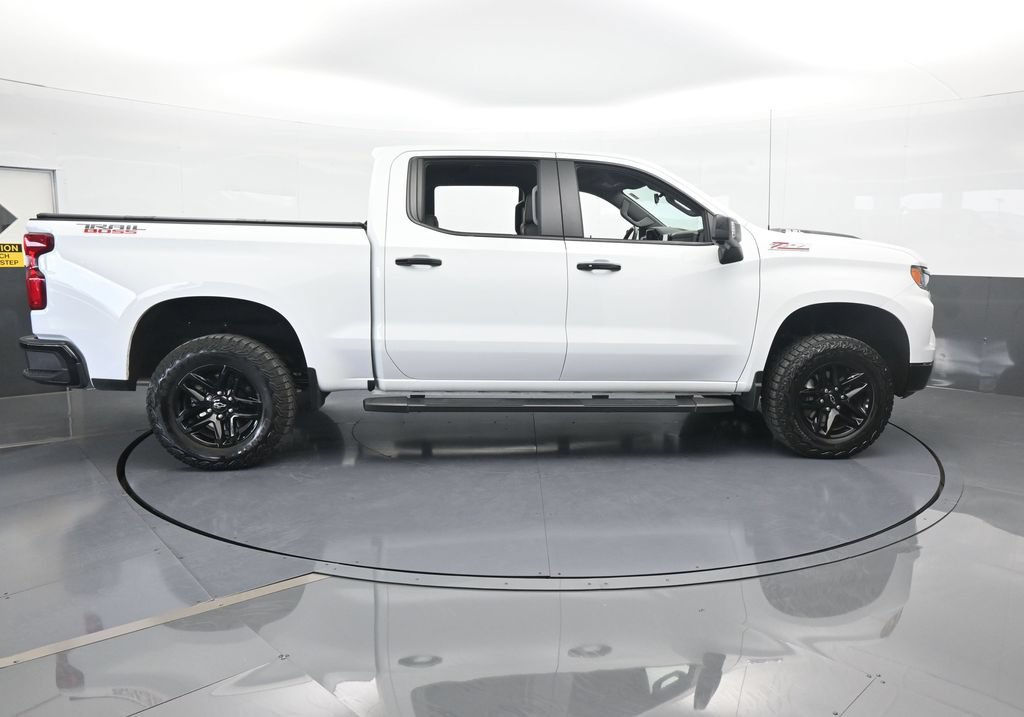 Used 2024 Chevrolet Silverado 1500 LT Trail Boss w/ LT Trail Boss Premium Package AWD/4WD image 7