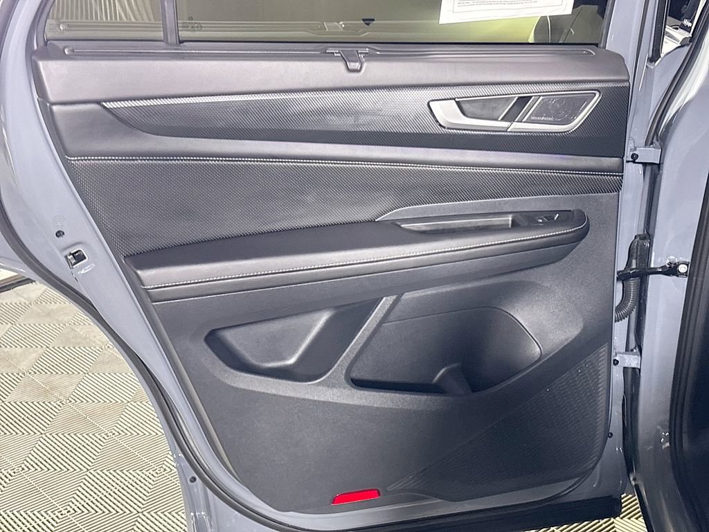 Certified 2024 Volkswagen Atlas Cross Sport SEL Premium R-Line image 19