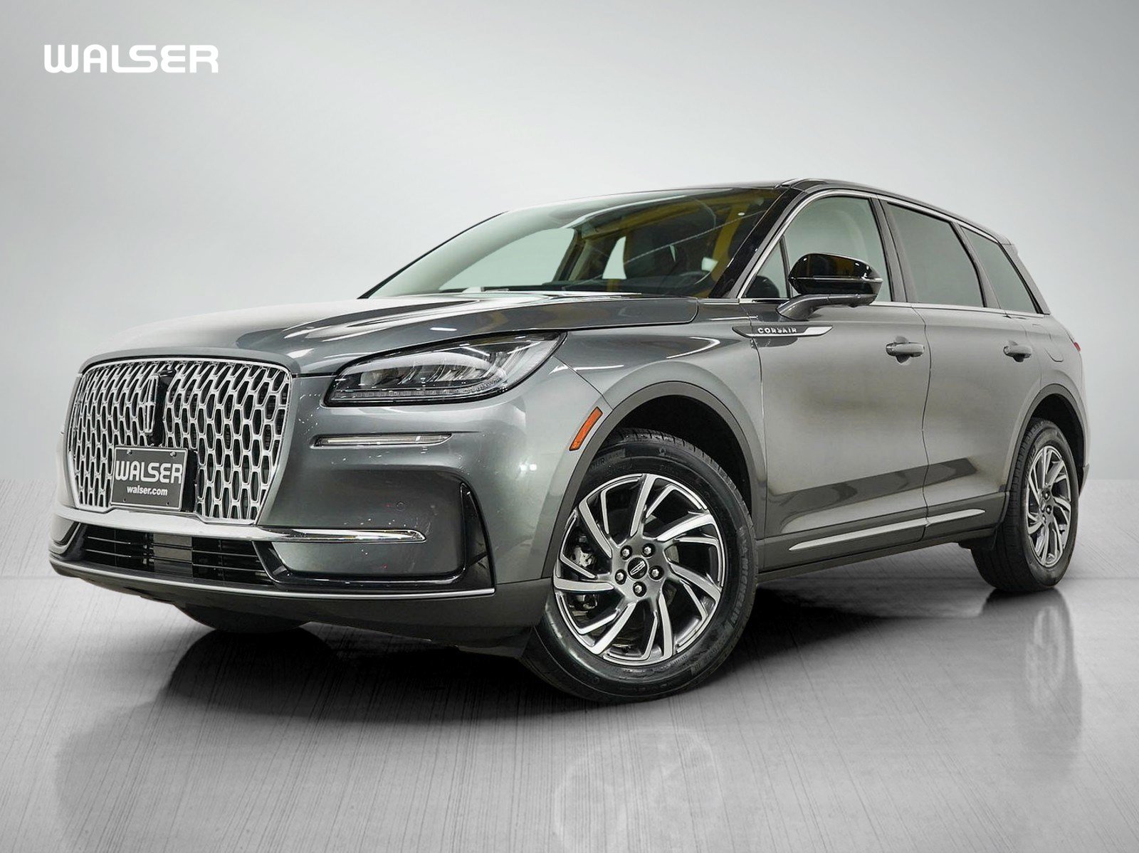 Used 2025 Lincoln Corsair AWD w/ Equipment Group 101A image 1