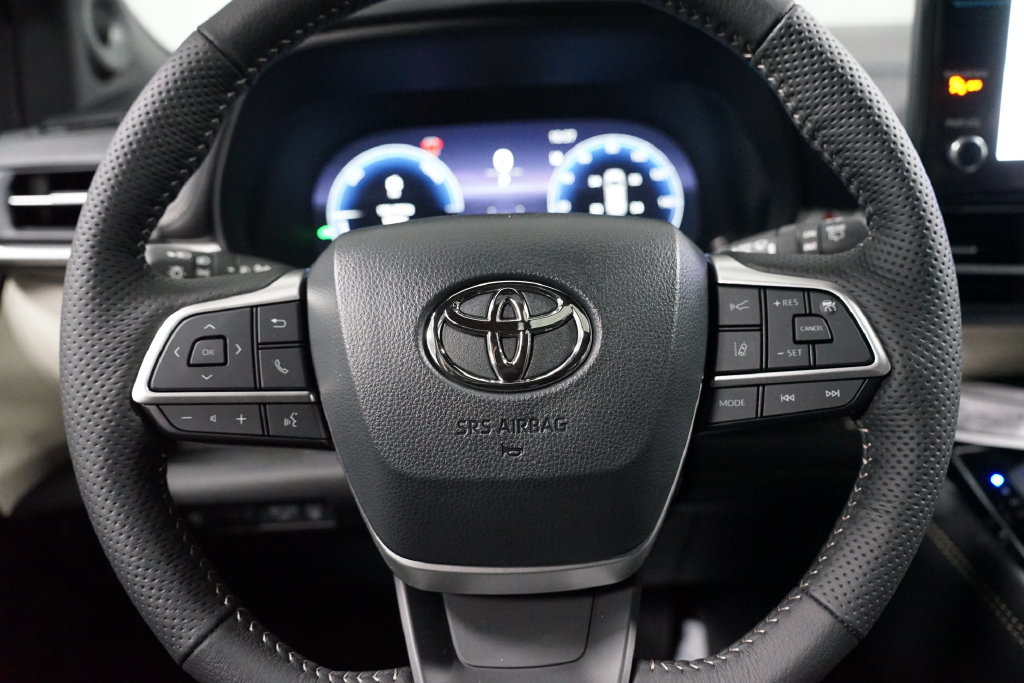 New 2026 Toyota Sienna Platinum AWD/4WD image 12