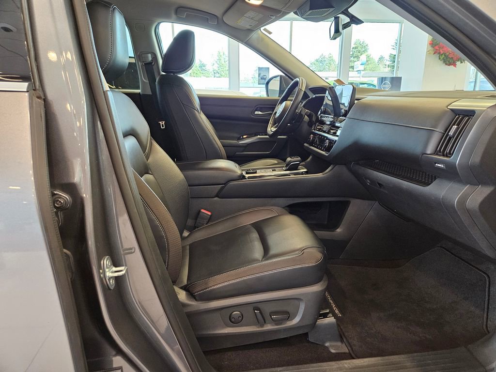 Certified 2023 Nissan Pathfinder SL image 23