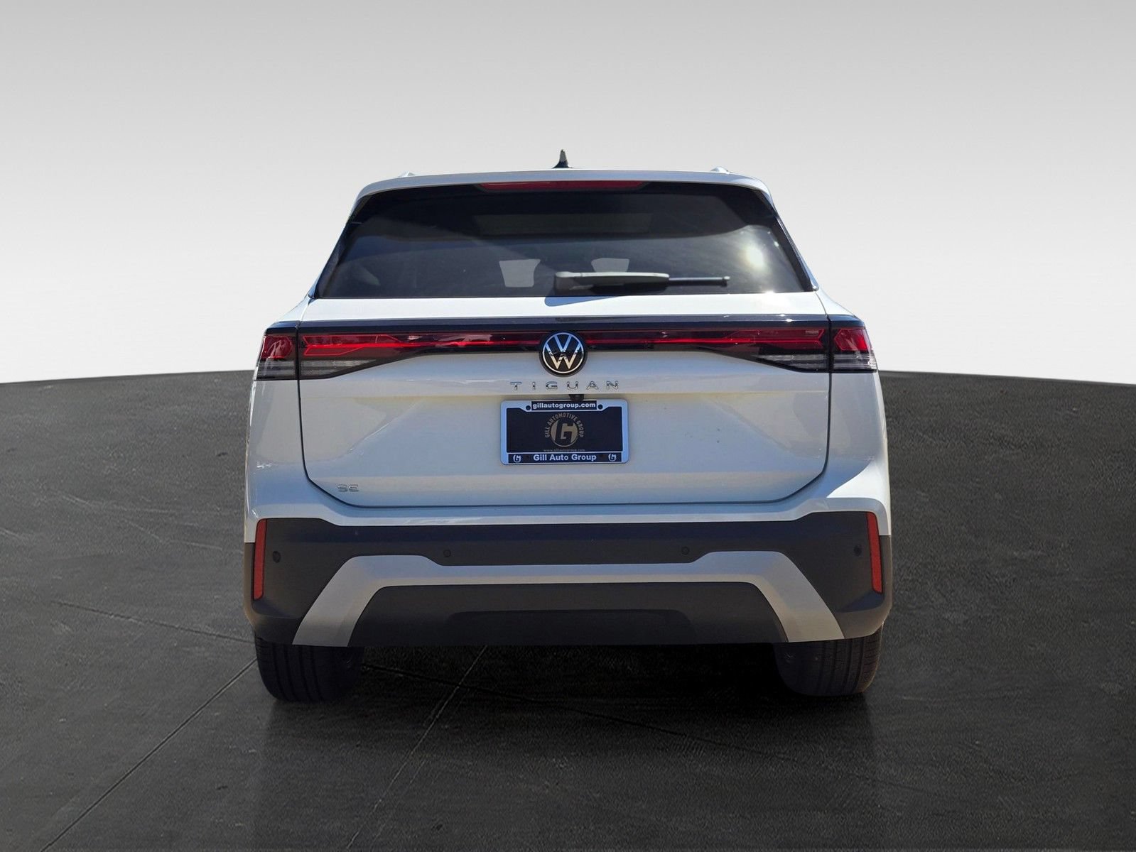New 2026 Volkswagen Tiguan SE FWD image 5