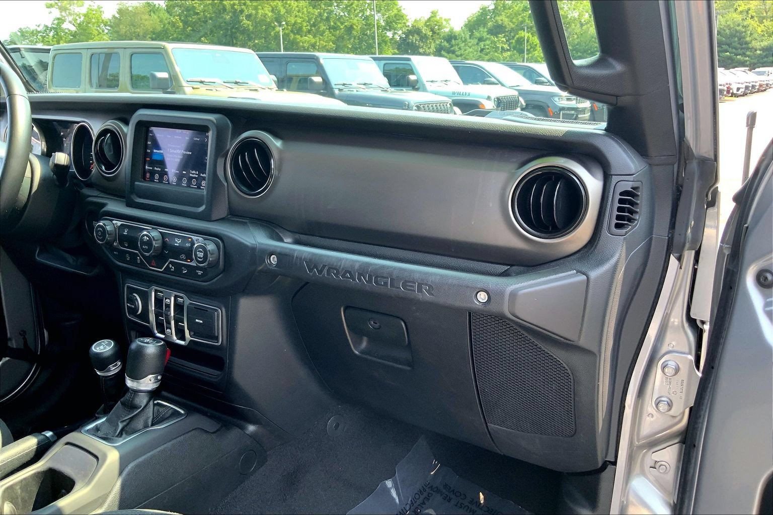 Used 2018 Jeep Wrangler Unlimited Sport S AWD/4WD image 17