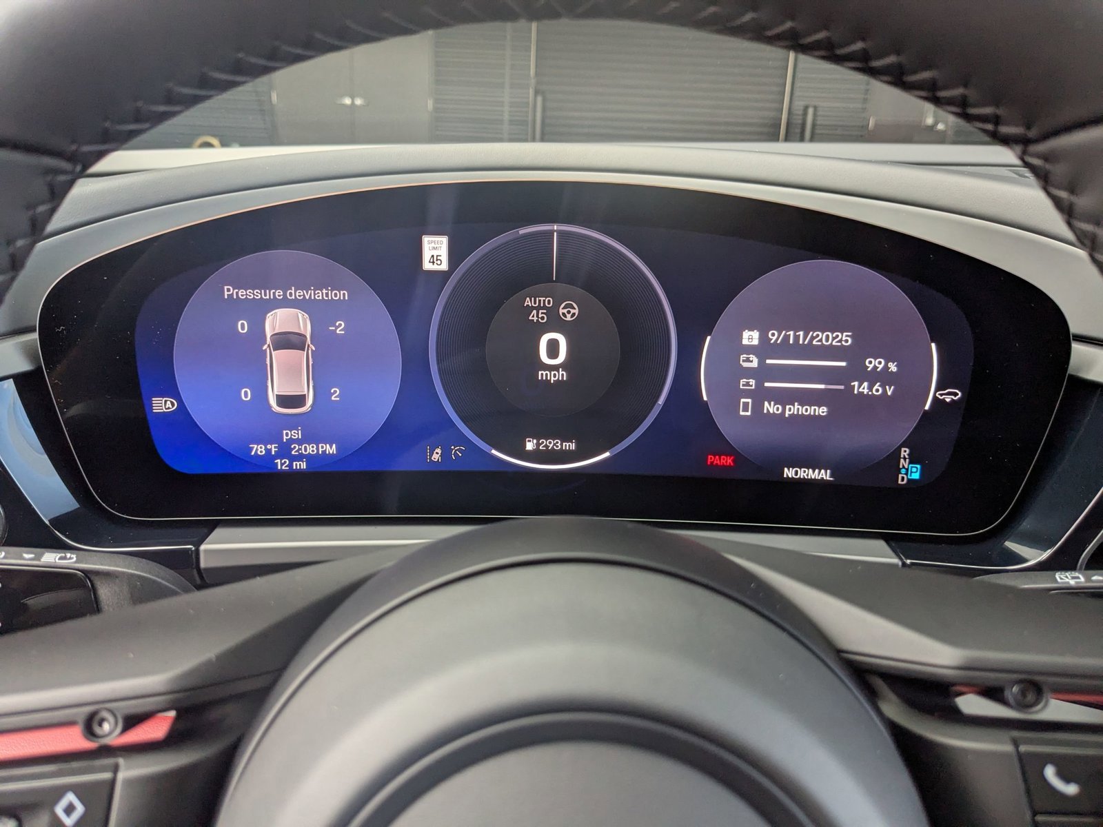 New 2025 Porsche Macan 4S Electric image 15