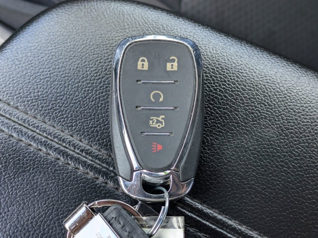 Used 2025 Chevrolet Malibu LT FWD image 30