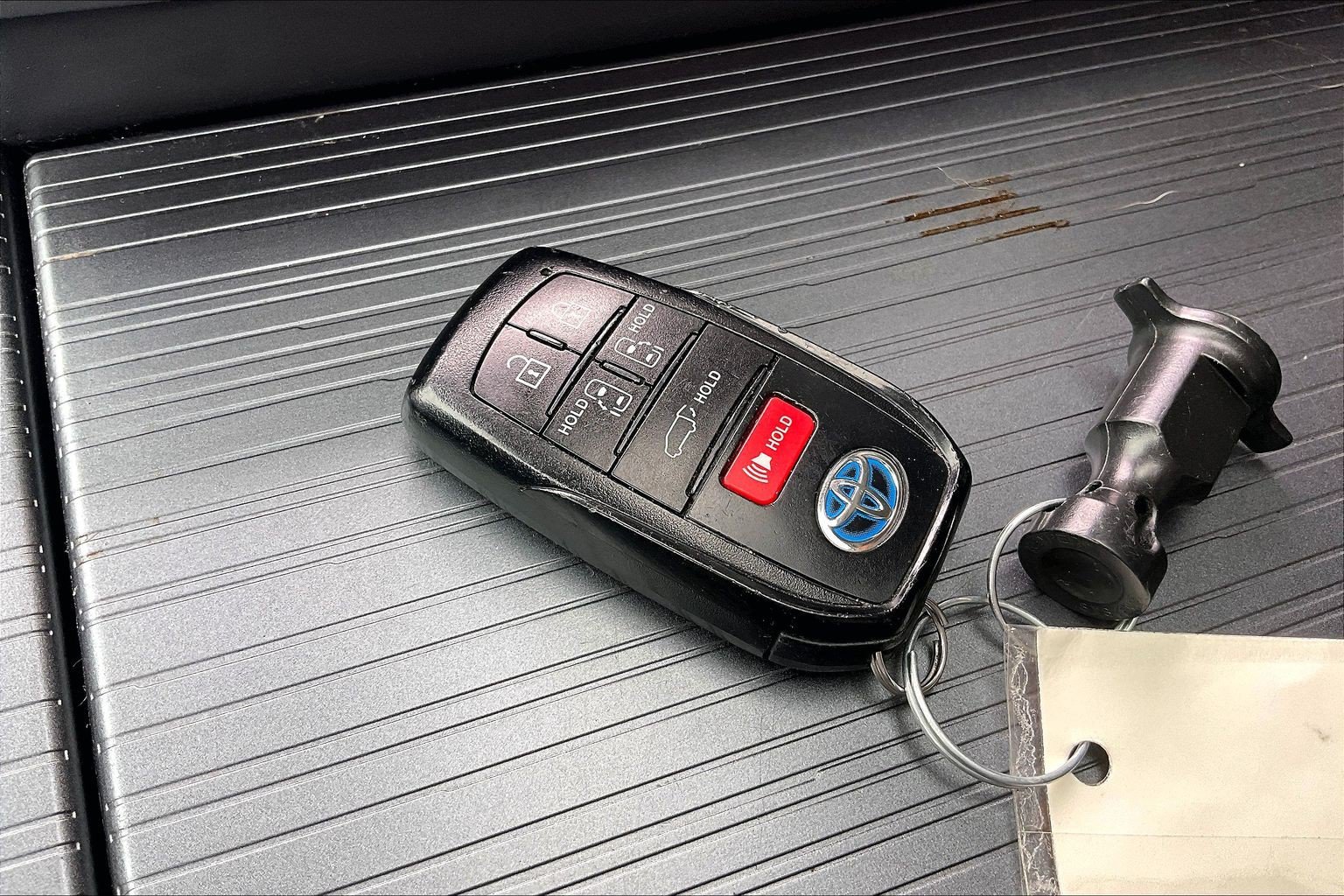 Used 2025 Toyota Sienna XLE FWD image 14